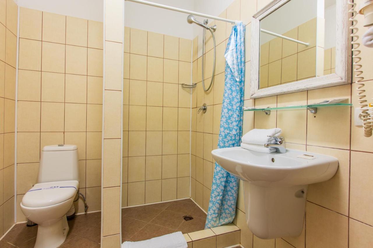 Georg Park Hotel Tarashany Eksteriør bilde