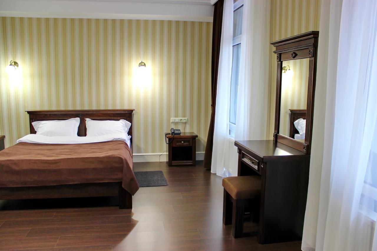 Georg Park Hotel Tarashany Eksteriør bilde