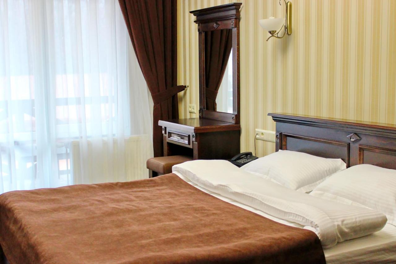Georg Park Hotel Tarashany Eksteriør bilde
