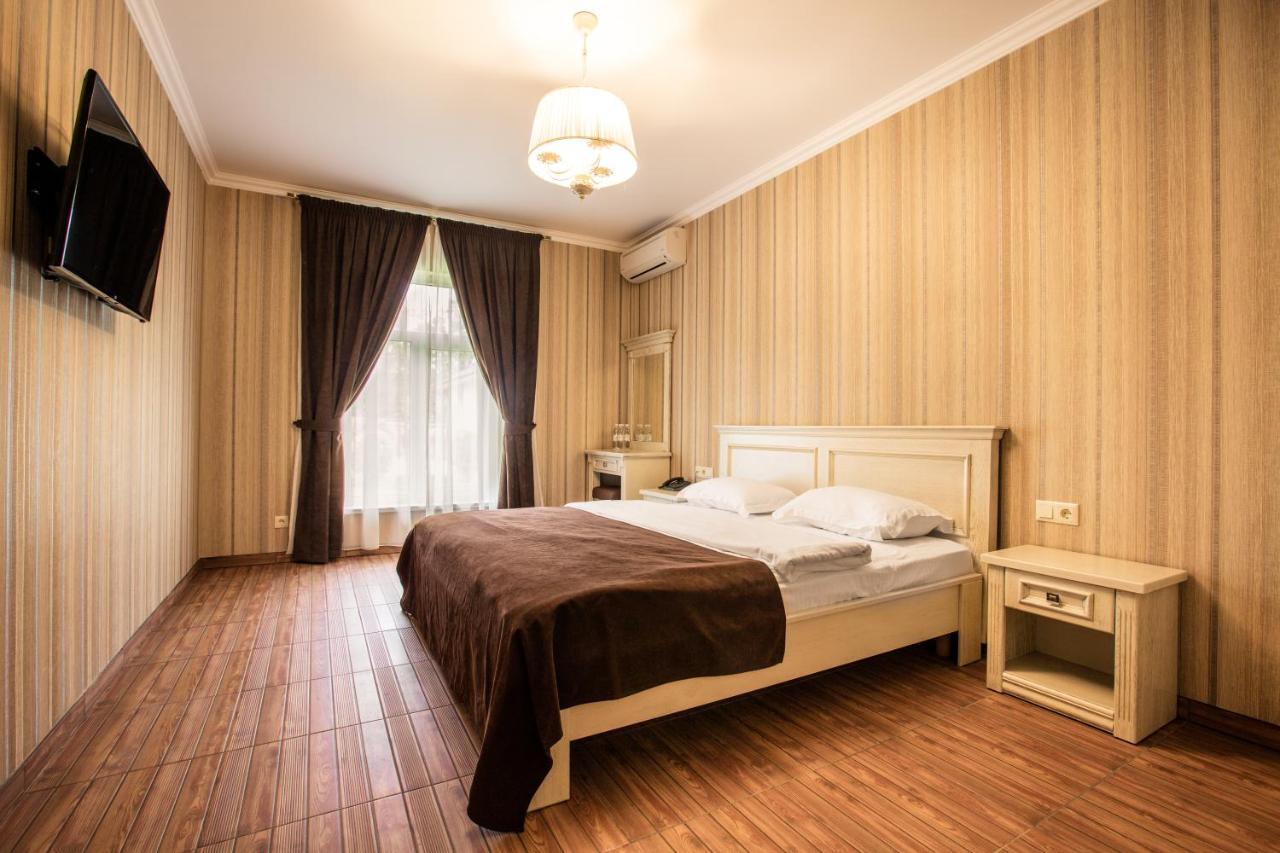 Georg Park Hotel Tarashany Eksteriør bilde