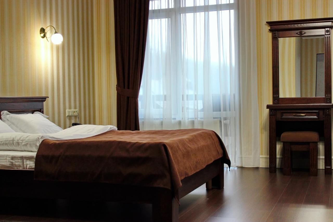 Georg Park Hotel Tarashany Eksteriør bilde