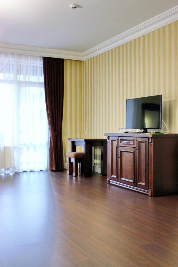Georg Park Hotel Tarashany Eksteriør bilde