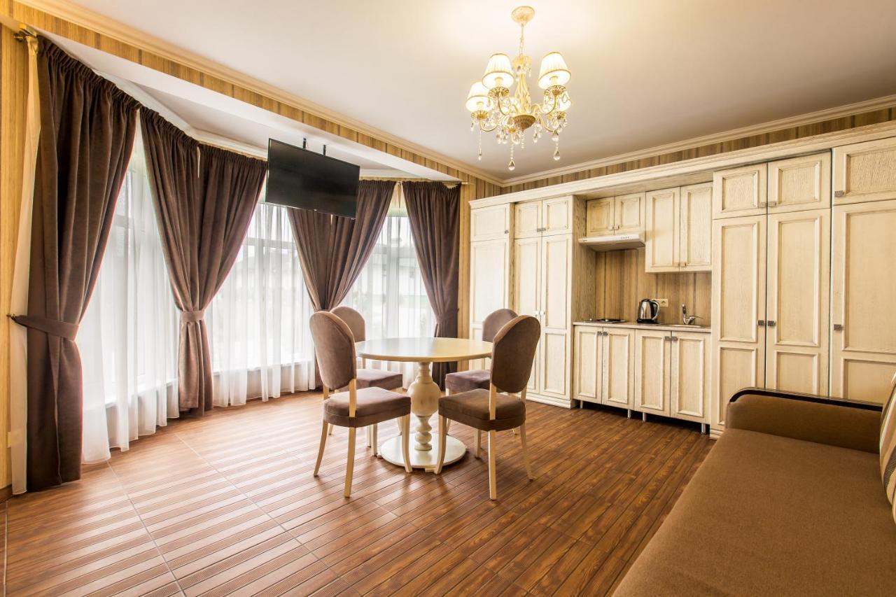 Georg Park Hotel Tarashany Eksteriør bilde