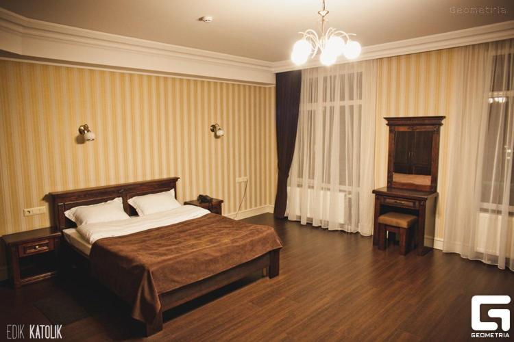 Georg Park Hotel Tarashany Eksteriør bilde