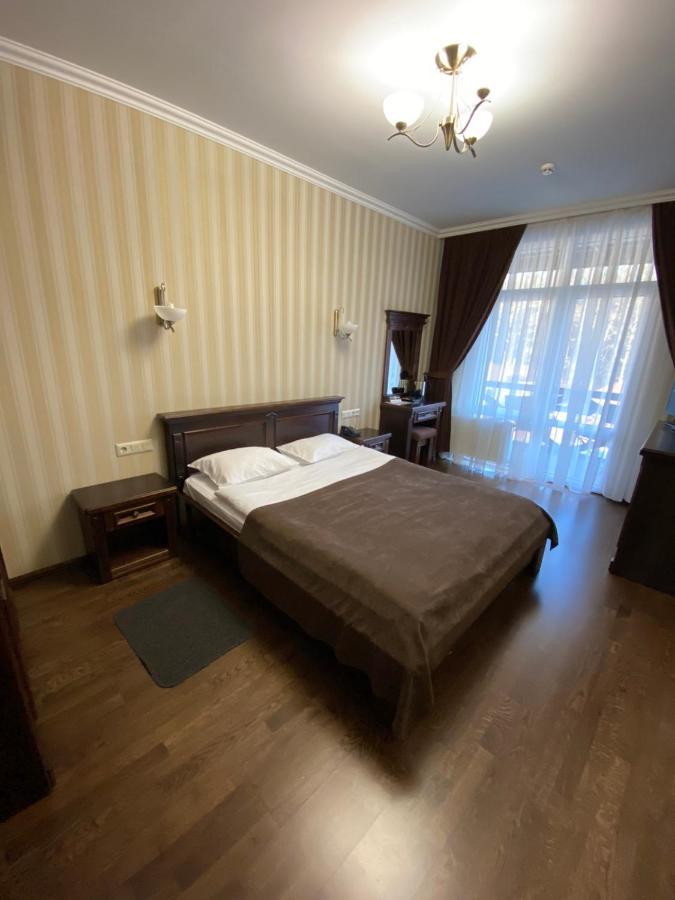 Georg Park Hotel Tarashany Eksteriør bilde