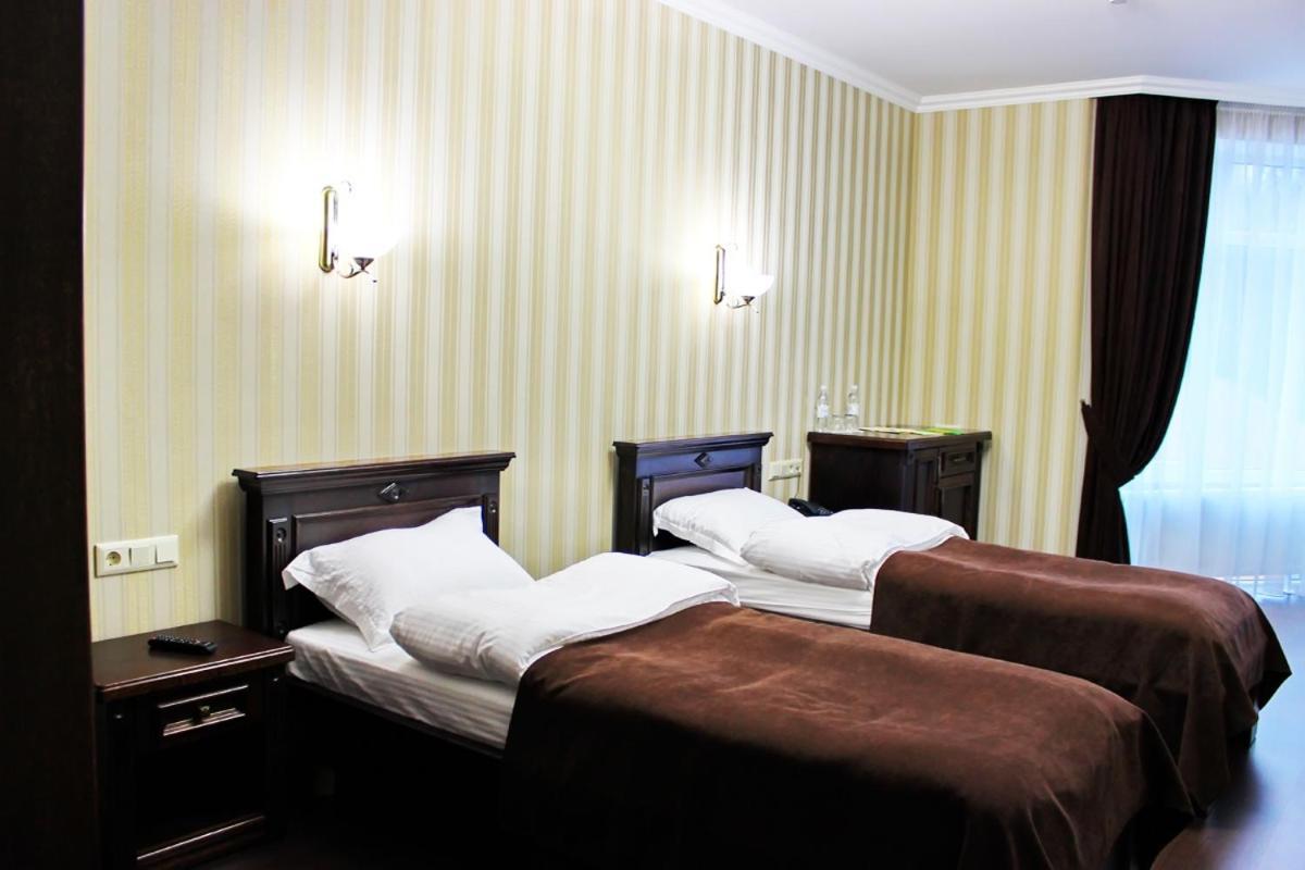 Georg Park Hotel Tarashany Eksteriør bilde